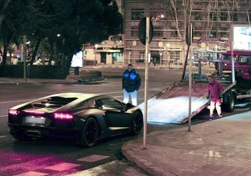 Ünlü futbolcuların otomobilleri