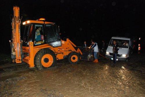 Sel Karadeniz'i vurdu