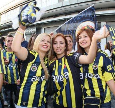 Fenerbahçe taraftarından 3 Temmuz protestosu