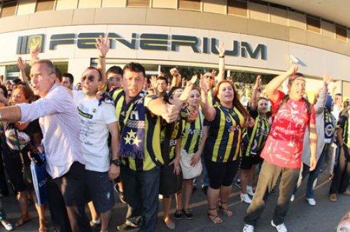 Fenerbahçe taraftarından 3 Temmuz protestosu