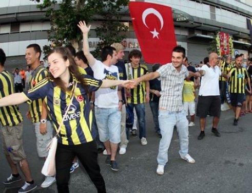 Fenerbahçe taraftarından 3 Temmuz protestosu