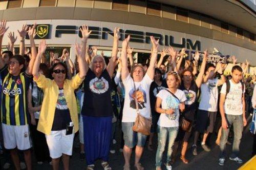 Fenerbahçe taraftarından 3 Temmuz protestosu