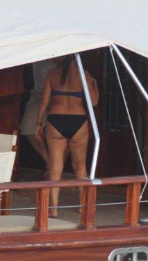 Photoshop'suz Hülya Avşar - Foto Galeri