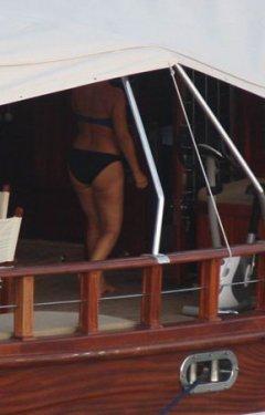 Photoshop'suz Hülya Avşar - Foto Galeri