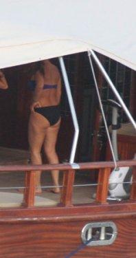 Photoshop'suz Hülya Avşar - Foto Galeri