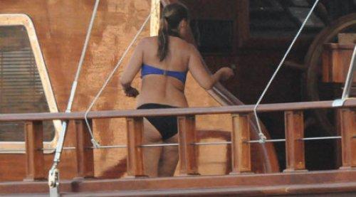 Photoshop'suz Hülya Avşar - Foto Galeri