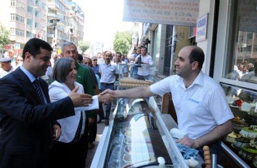 BDP'li vekiller Diyarbakır'da kapı kapı dolaşıyor