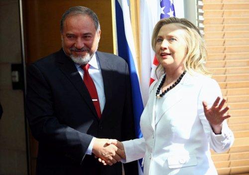 Clinton Peres ile görüştü