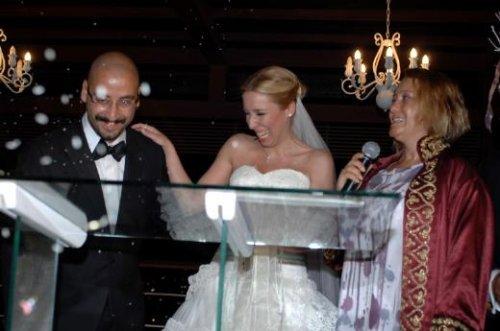 Levent Kırca ile Oya Başar'ın oğlu Umut Kırca evlendi