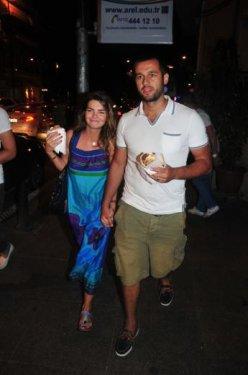 Pelin Karahan eşiyle görüntülendi