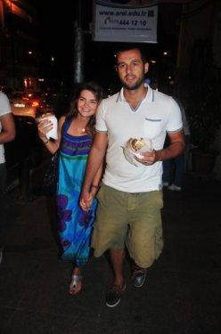 Pelin Karahan eşiyle görüntülendi