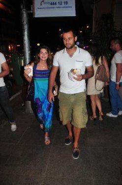 Pelin Karahan eşiyle görüntülendi