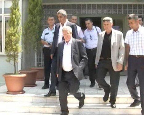Aziz Yıldırım, Mehmet Ağar'ı cezaevinde ziyaret etti
