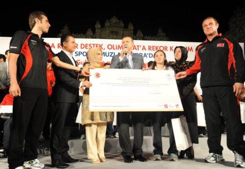 2020 İstanbul Olimpiyat logosunu Erdoğan tanıttı