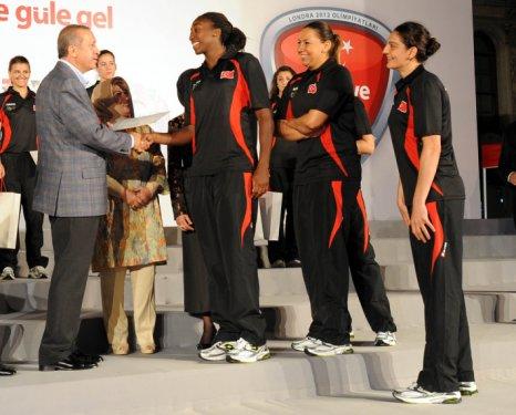 2020 İstanbul Olimpiyat logosunu Erdoğan tanıttı