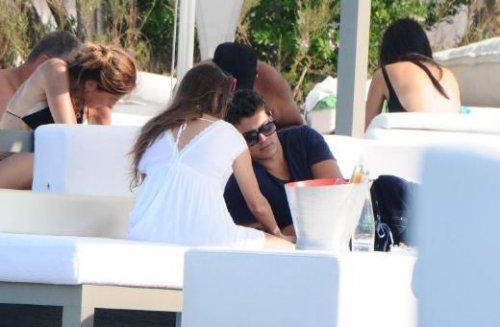 Çağatay Ulusoy kız arkadaşıyla Bodrum'da