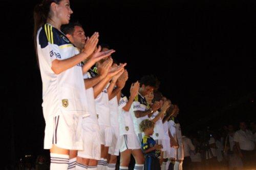 Kralspor Fenerbahçe'nin forma tanıtımında