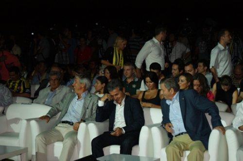 Kralspor Fenerbahçe'nin forma tanıtımında