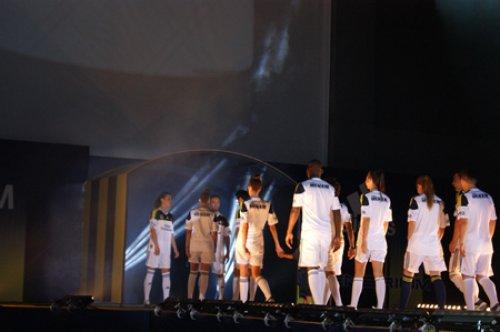 Kralspor Fenerbahçe'nin forma tanıtımında