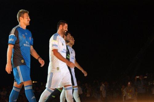 Kralspor Fenerbahçe'nin forma tanıtımında
