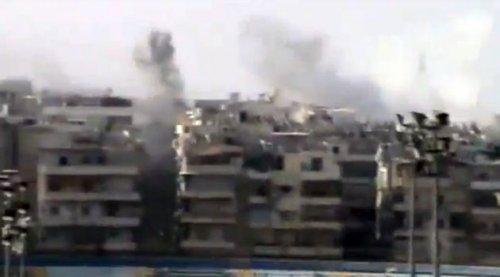 Esed Halep'i bombalıyor