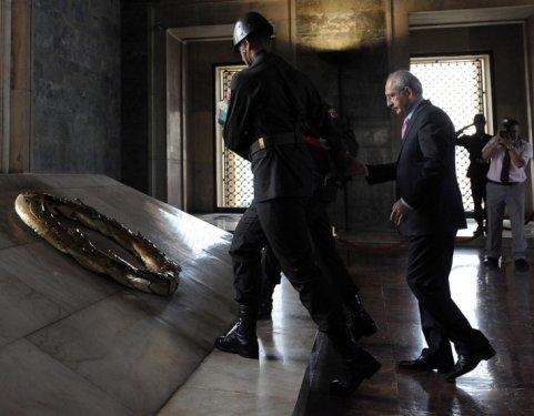 Kılıçdaroğlu yeni MYK'yı alıp Anıtkabir'e çıktı