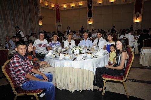 Necdet Özel'den Gaziler'e iftar