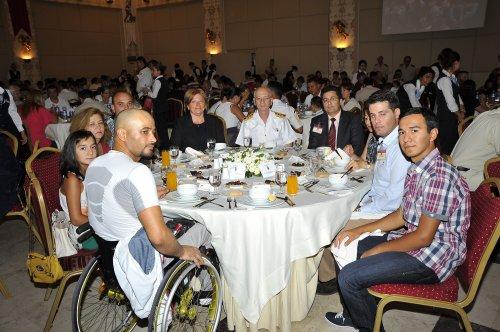 Necdet Özel'den Gaziler'e iftar