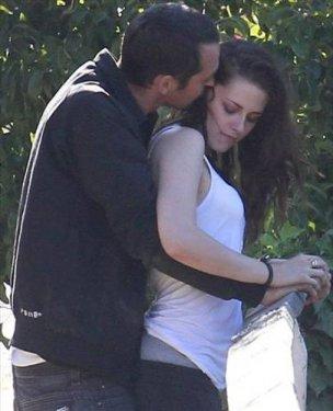 Kristen Stewart ile Rubert Sanders'ın kaçamak yaptığı anlar