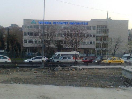 İstanbul'da yer alan E-5 üniversiteleri