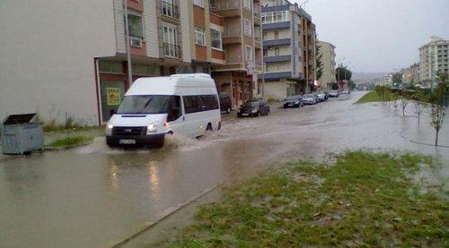 Samsun'u sel aldı
