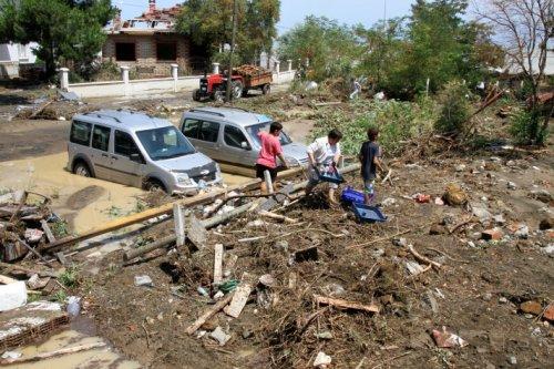Samsun'u sel aldı