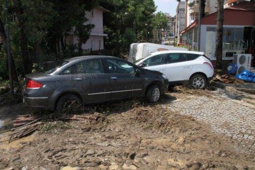 Samsun'u sel aldı