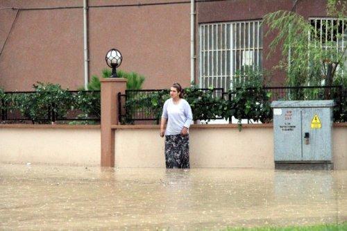 Samsun'u sel aldı