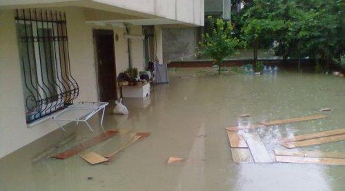 Samsun'u sel aldı