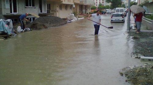 Samsun'u sel aldı