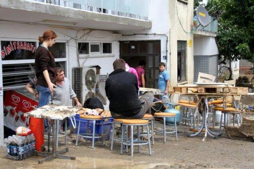 Samsun'u sel aldı