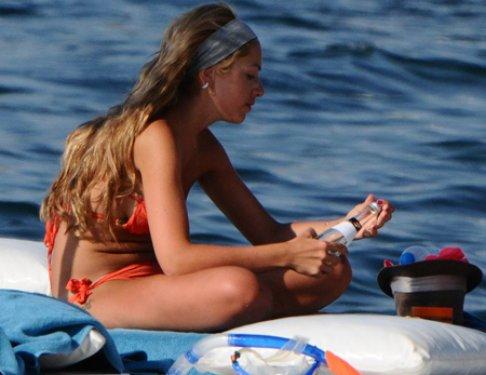 Hadise plajda sere serpe 