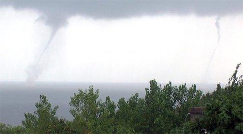 Sinop'ta hortum ve yağmur hayatı felç etti