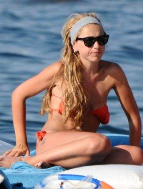 Hadise plajda sere serpe 