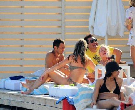 Serdar Ortaç sevgilisi Luiz'e öpücük yağmuru