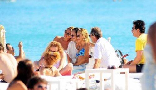 Serdar Ortaç sevgilisi Luiz'e öpücük yağmuru