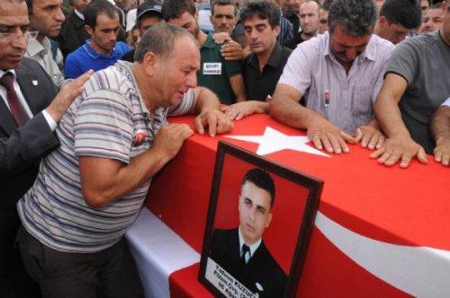 Şehit Uzman Çavuş Kuzucular son yolculuğuna uğurlandı