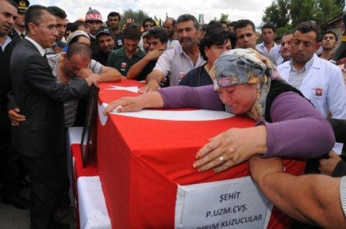 Şehit Uzman Çavuş Kuzucular son yolculuğuna uğurlandı