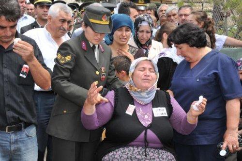 Şehit Uzman Çavuş Kuzucular son yolculuğuna uğurlandı