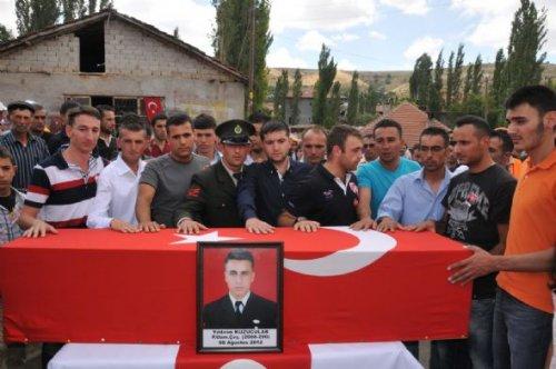 Şehit Uzman Çavuş Kuzucular son yolculuğuna uğurlandı