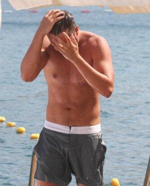 Murat Boz inadına tatilin keyfini çıkarıyor