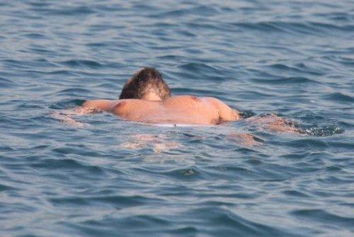 Murat Boz inadına tatilin keyfini çıkarıyor