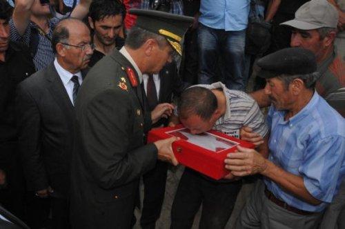 Şehit Uzman Çavuş Kuzucular son yolculuğuna uğurlandı