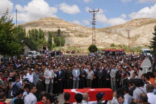 Şehit Uzman Çavuş Kuzucular son yolculuğuna uğurlandı